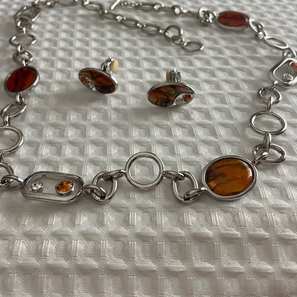 Vintage Butler Silvertone Necklace & Earrings - Picture 8 of 15